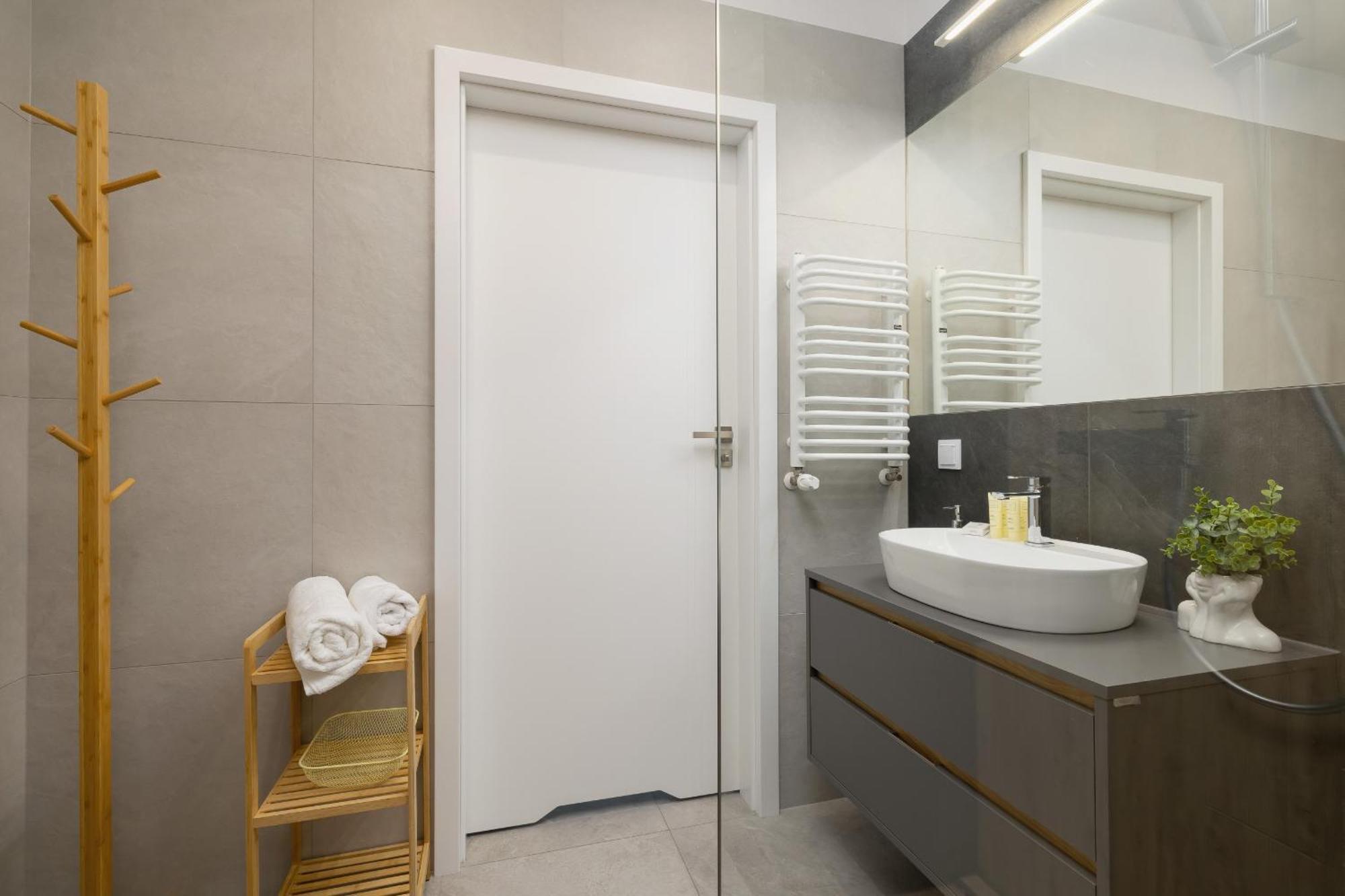 Apartmán Stylowy Z Dwiema Sypialniami Balkonem I Parkingiem By Renters Katovice