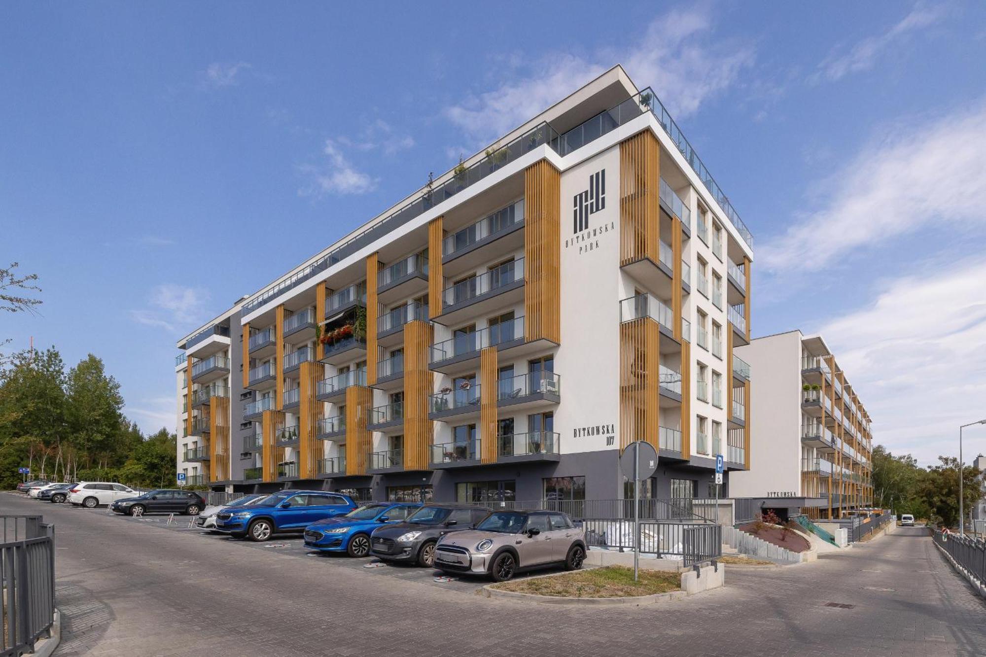 Stylowy Z Dwiema Sypialniami Balkonem I Parkingiem By Renters * Katovice